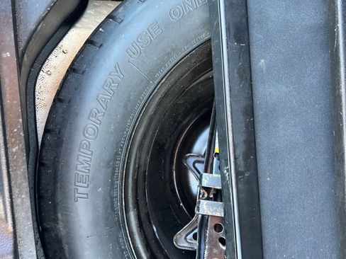 Used 2018 Toyota RAV4 Adventure image 20