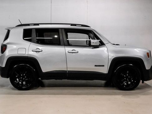Used 2017 Jeep Renegade Altitude image 9