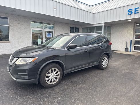 Used 2020 Nissan Rogue S image 2