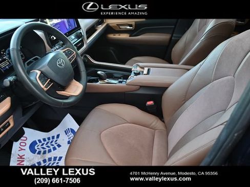 Used 2025 Toyota Grand Highlander AWD Hybrid image 14