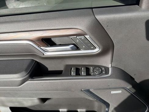 Certified 2025 GMC Sierra 2500 SLT w/ SLT Premium Package image 15