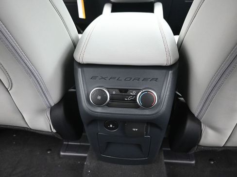 New 2026 Ford Explorer Active w/ Active Comfort Package image 16
