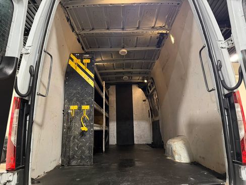 Used 2022 Mercedes-Benz Sprinter 2500 image 25