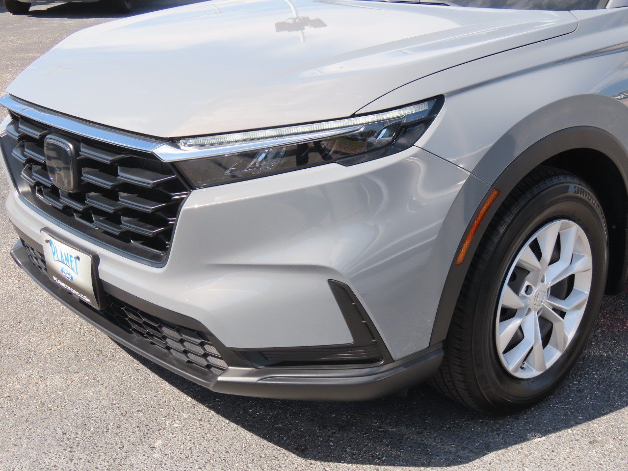 Used 2024 Honda CR-V LX image 3