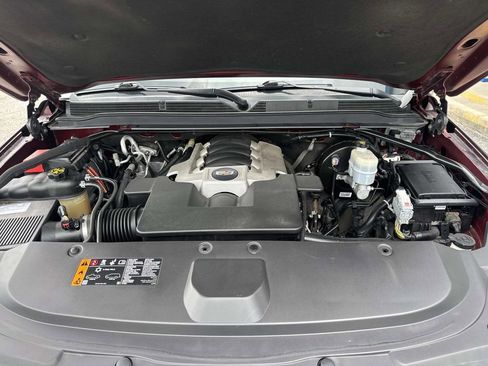Used 2020 Cadillac Escalade Luxury RWD image 3