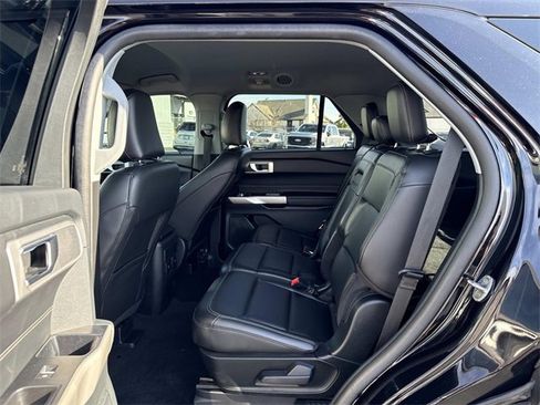 Used 2023 Ford Explorer XLT w/ Equipment Group 202A image 14