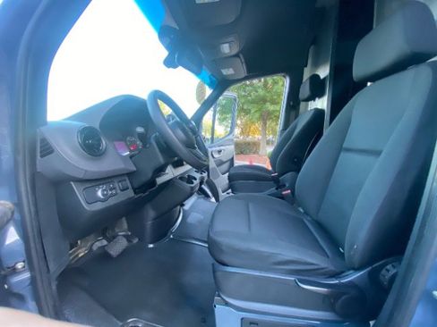 Used 2019 Mercedes-Benz Sprinter 144 image 23