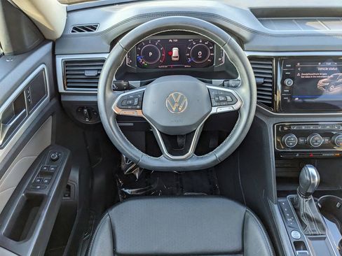 Certified 2023 Volkswagen Atlas SE w/ Panoramic Sunroof Package FWD image 13