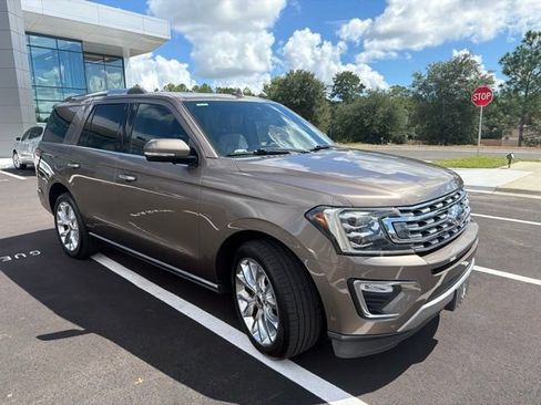 Used 2018 Ford Expedition Limited w/ Equipment Group 302A RWD image 3