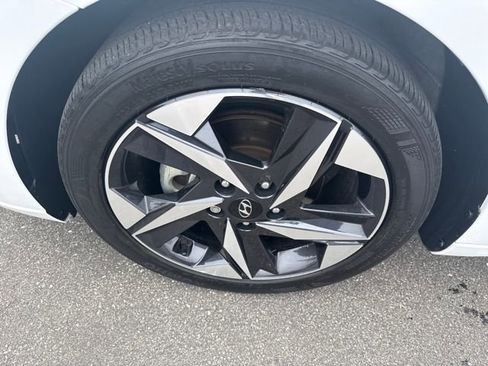 Certified 2023 Hyundai Elantra SEL w/ Convenience Package image 41