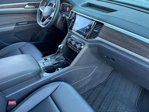 Used 2023 Volkswagen Atlas SE image 31