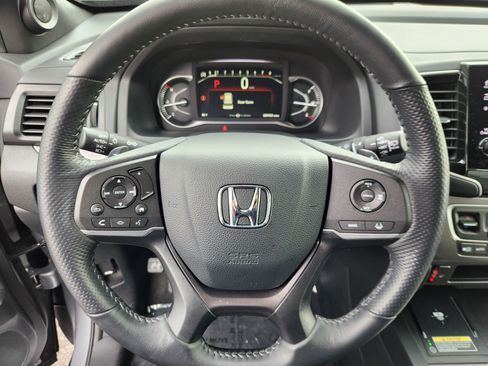 Certified 2025 Honda Passport EX-L image 8