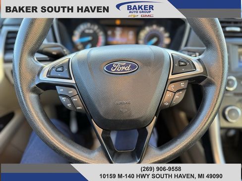 Used 2017 Ford Fusion SE image 13