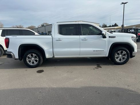 Used 2023 GMC Sierra 1500 SLT image 2