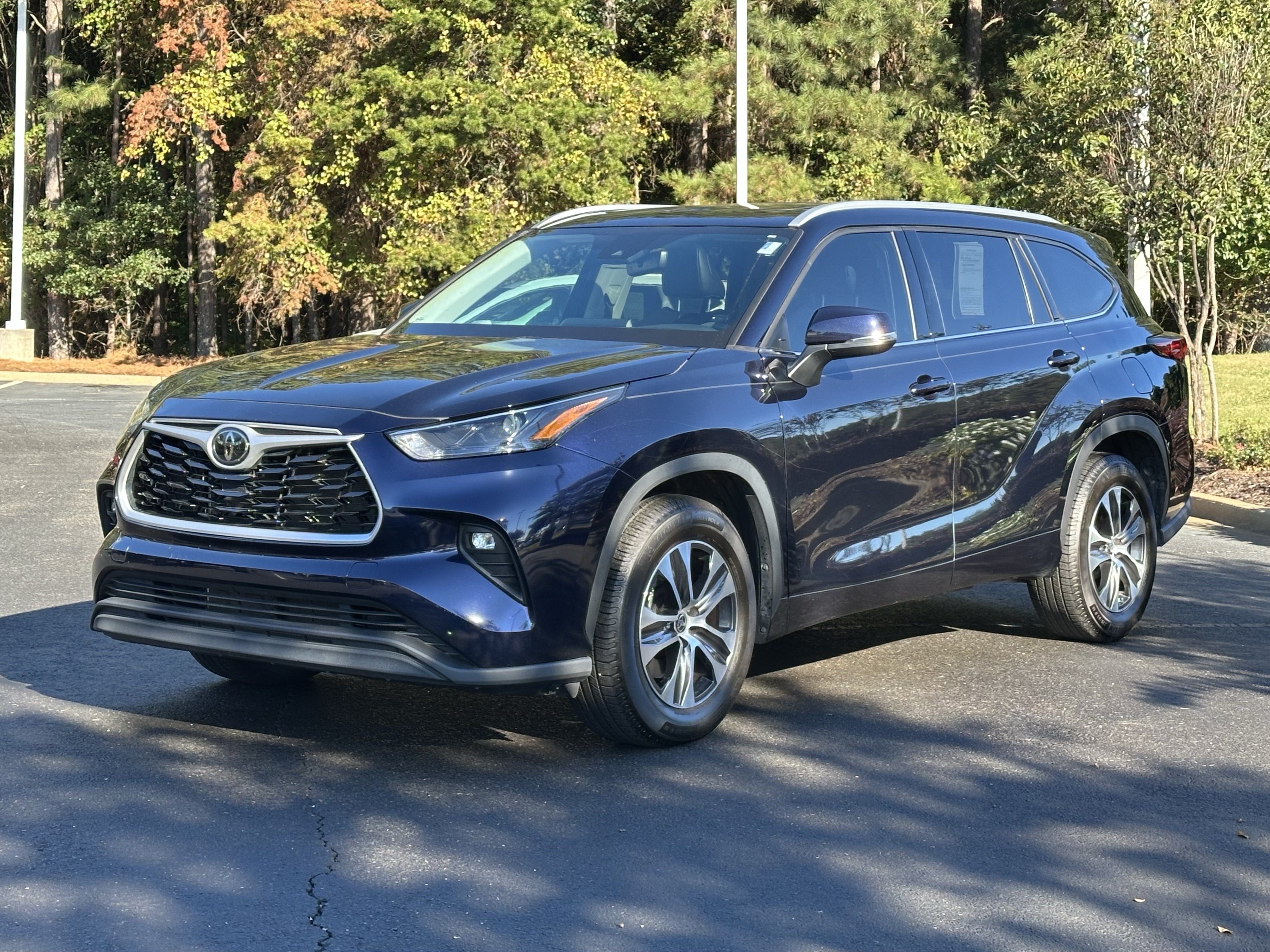 Used 2022 Toyota Highlander XLE FWD image 5