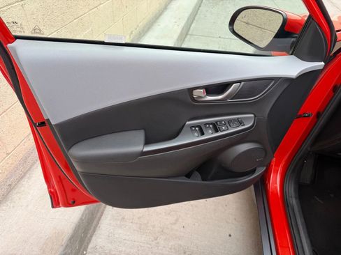 Used 2019 Hyundai Kona Limited image 9