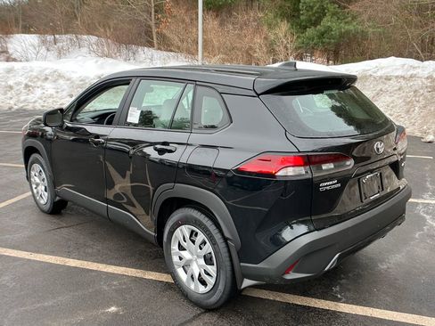 Used 2026 Toyota Corolla Cross L image 3