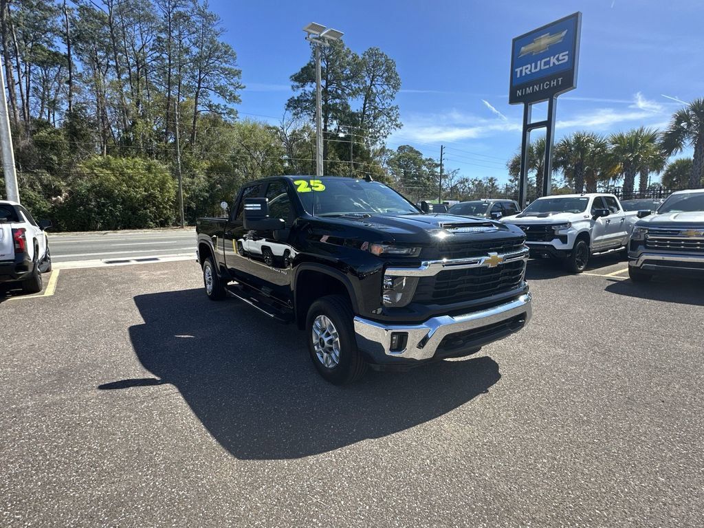 Used 2025 Chevrolet Silverado 2500 LT w/ Convenience Package AWD/4WD image 10