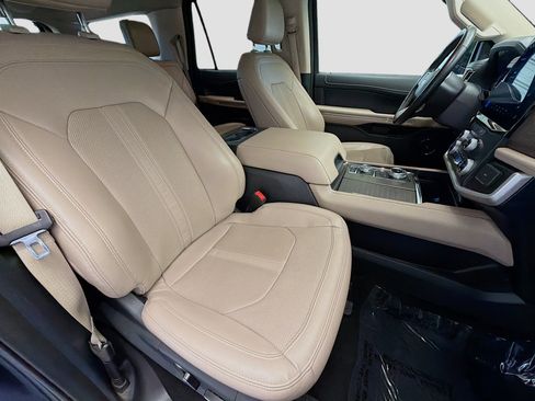 Used 2024 Ford Expedition Max Limited image 15