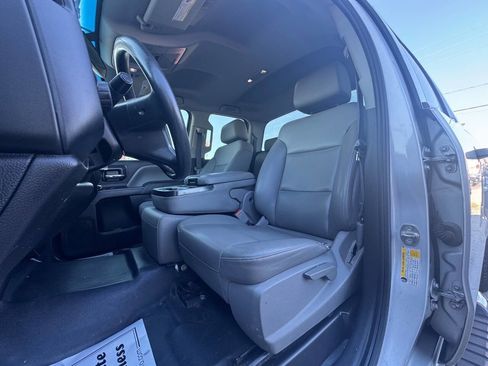 Used 2018 Chevrolet Silverado 1500 W/T w/ Chrome Bumper Package image 9