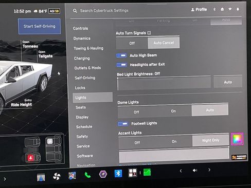 Used 2024 Tesla Cybertruck AWD Crew Cab image 31
