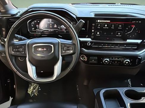 Used 2025 GMC Sierra 1500 SLT AWD/4WD image 11