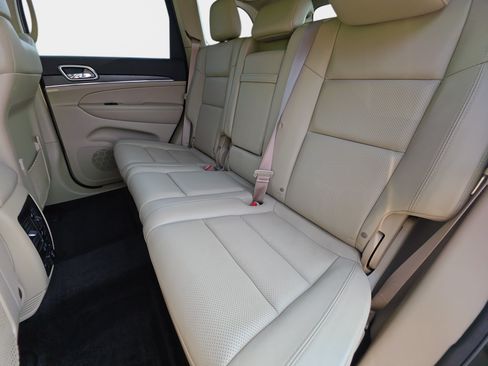 Used 2018 Jeep Grand Cherokee Limited w/ Luxury Group II AWD/4WD image 13