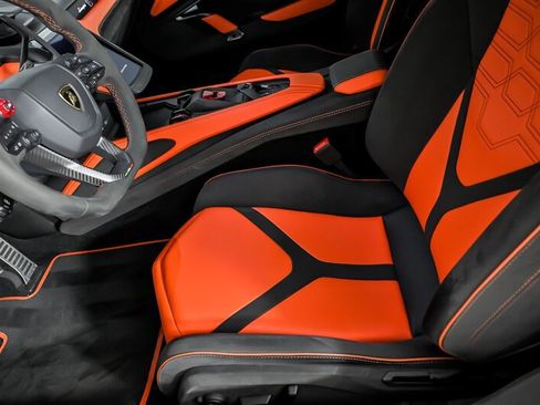 Used 2024 Lamborghini Revuelto AWD/4WD image 21