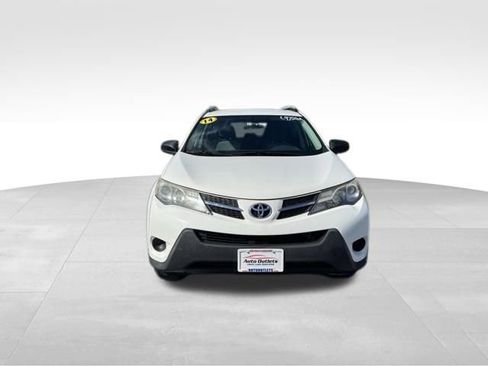 Used 2014 Toyota RAV4 LE image 2