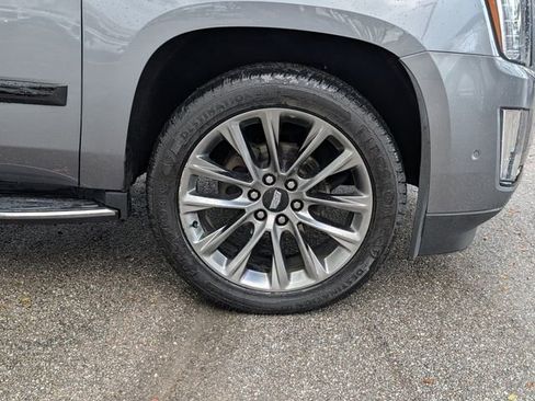 Used 2020 Cadillac Escalade Luxury w/ Escalade Sport Edition image 9