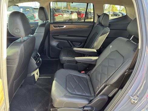 Certified 2025 Volkswagen Atlas SE w/ Panoramic Sunroof Package image 34