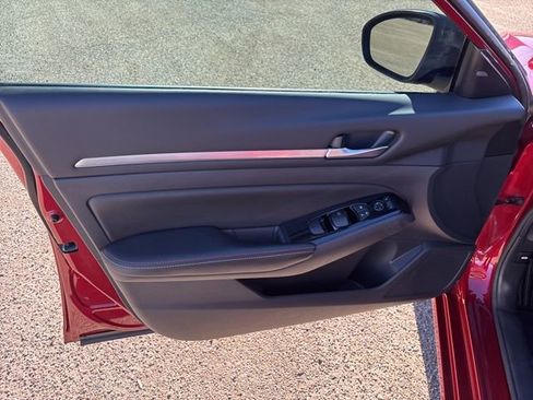 Certified 2024 Nissan Altima 2.5 SR w/ SR Premium Package image 14