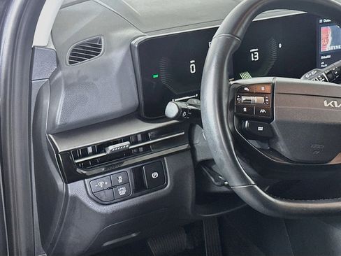 Used 2026 Kia Sportage LX FWD image 16