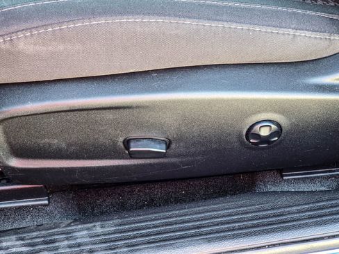 Used 2019 Dodge Challenger SXT image 12