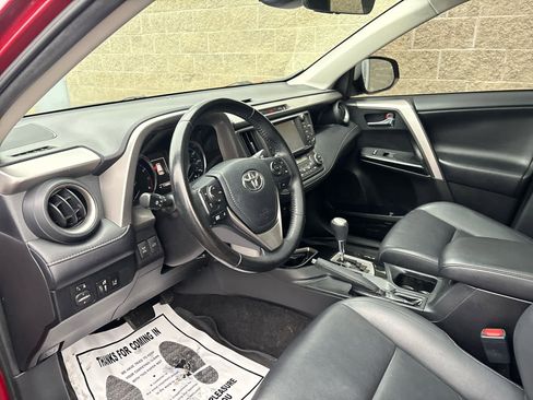 Used 2018 Toyota RAV4 Limited image 8