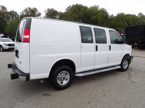 Used 2024 GMC Savana 2500 w/ Driver Convenience Package image 8