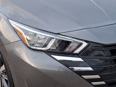 Certified 2023 Nissan Versa SV image 9