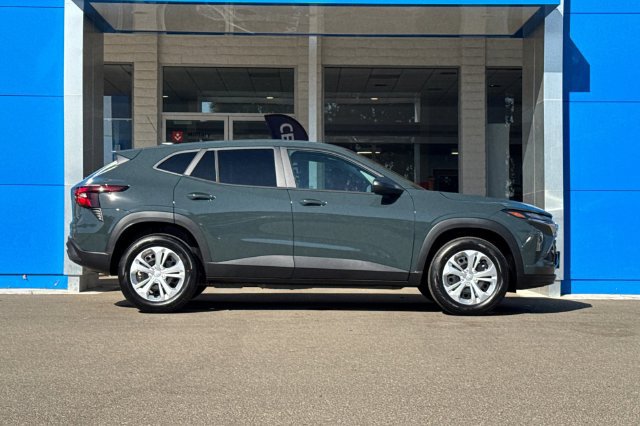 New 2026 Chevrolet Trax LS w/ Driver Confidence Package FWD image 5