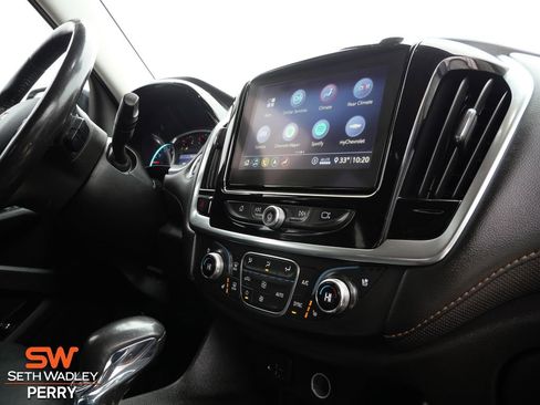 Used 2021 Chevrolet Traverse Premier w/ Redline Edition image 17