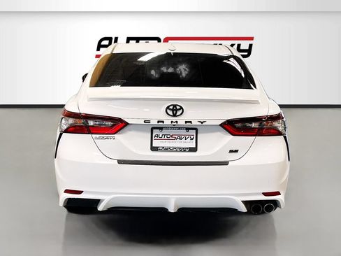 Used 2022 Toyota Camry SE w/ Convenience Package FWD image 6