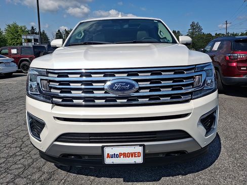 Used 2018 Ford Expedition Limited w/ Equipment Group 301A AWD/4WD image 2