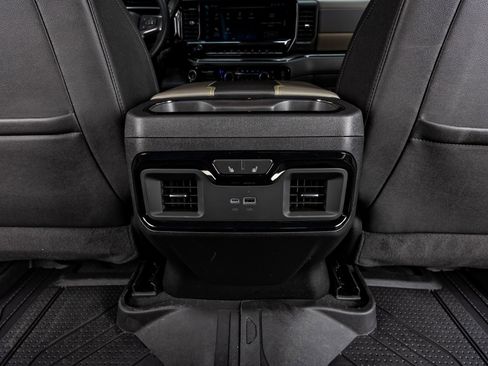 Used 2025 Chevrolet Silverado 2500 ZR2 image 33