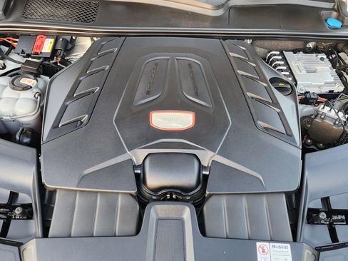 Used 2023 Porsche Cayenne GTS image 10