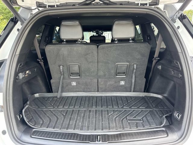 Used 2023 Jeep Grand Cherokee L Laredo RWD image 11