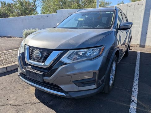 Used 2019 Nissan Rogue SV FWD image 2