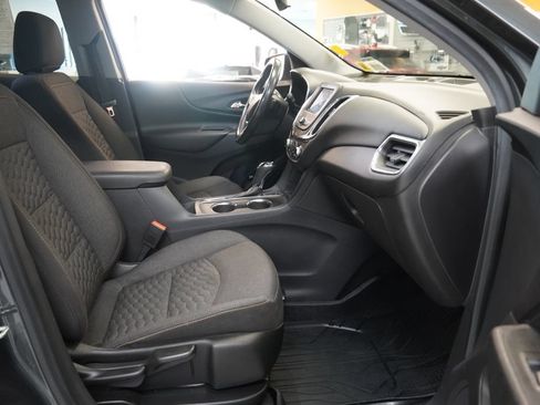 Used 2020 Chevrolet Equinox LT w/ Driver Convenience Package AWD/4WD image 37