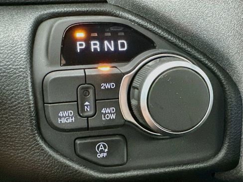New 2026 RAM 1500 Express AWD/4WD image 16