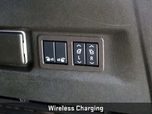 Used 2024 GMC Yukon XL AT4 image 20