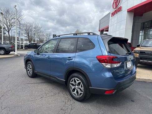 Used 2024 Subaru Forester Premium AWD/4WD image 4