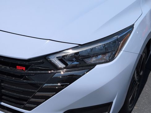 New 2025 Nissan Versa SR w/ Trunk Package FWD image 8
